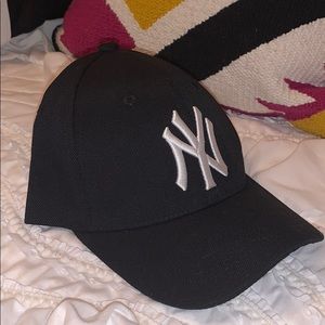 NY Yankees hat